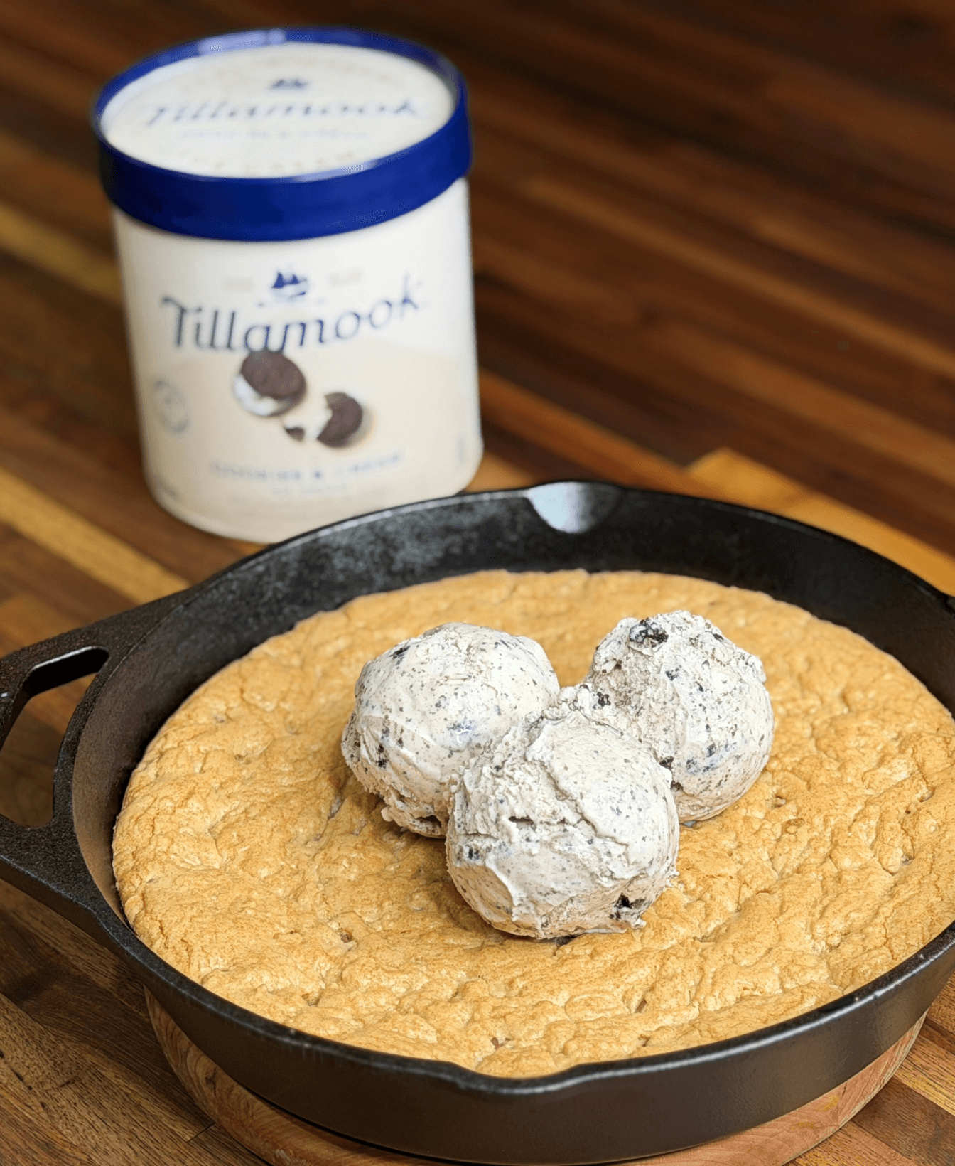 Family Style Deep Dish Cookie with Ice Cream