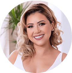 Claudia Regalado headshot